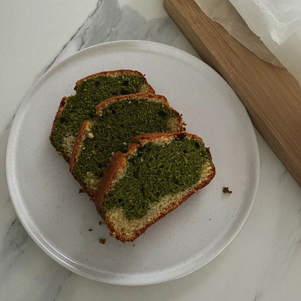 MATCHA POUND CAKE