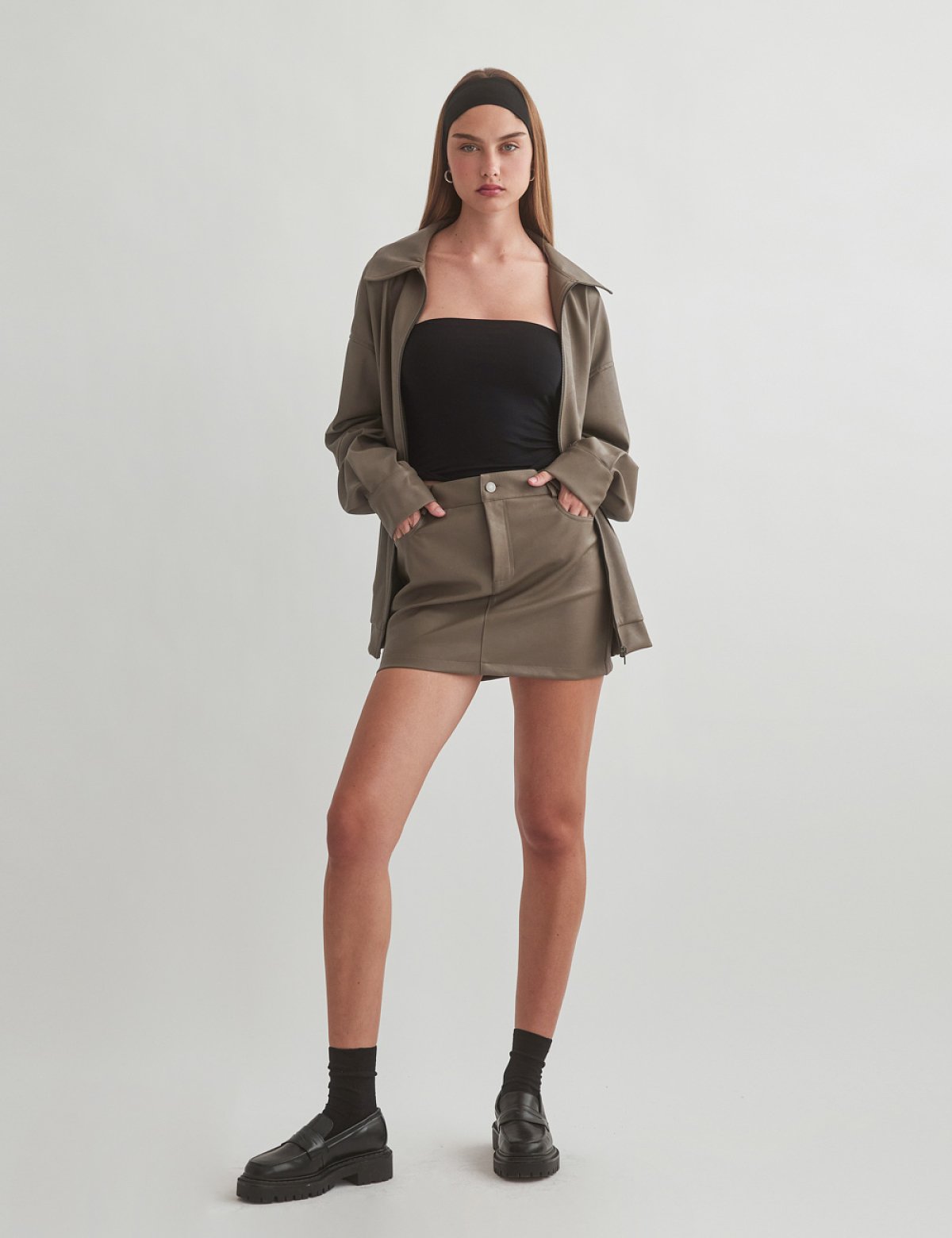 Μίνι φούστα με υφή δέρματος και τσέπες-6