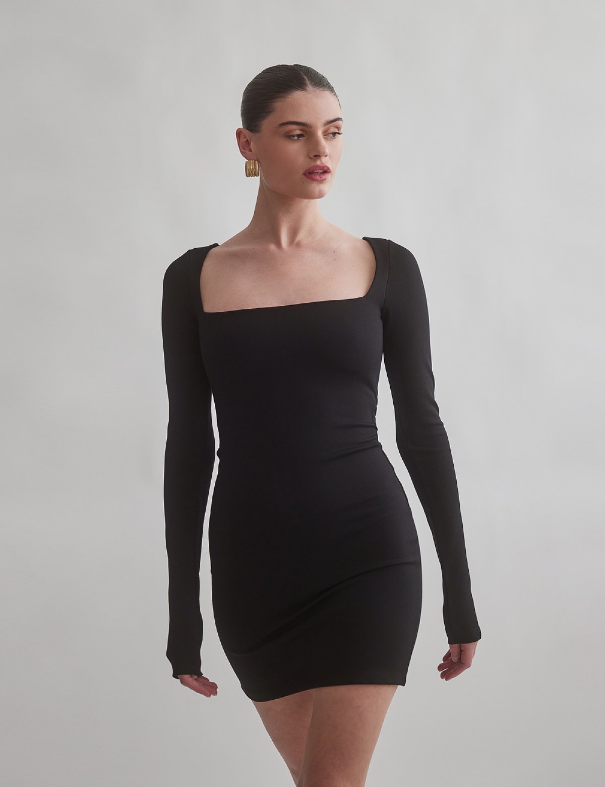 Γυναικείο μακρυμάνικο μίνι φόρεμα με τετράγωνο ντεκολτέ