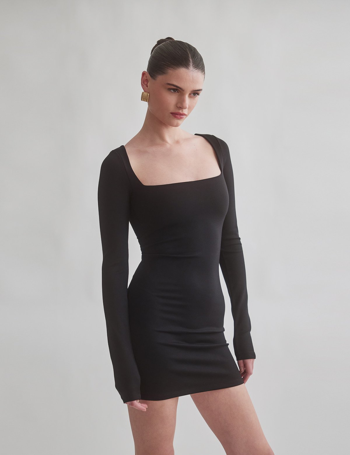 Γυναικείο μακρυμάνικο μίνι φόρεμα με τετράγωνο ντεκολτέ