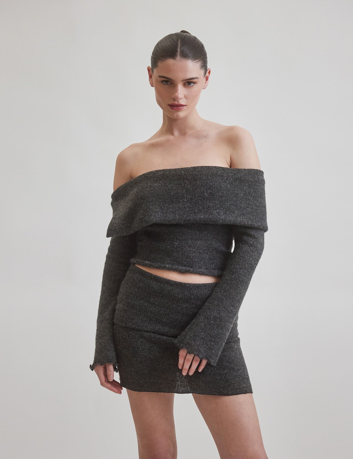 Πλεκτή μίνι φούστα με γυριστή μέση-3