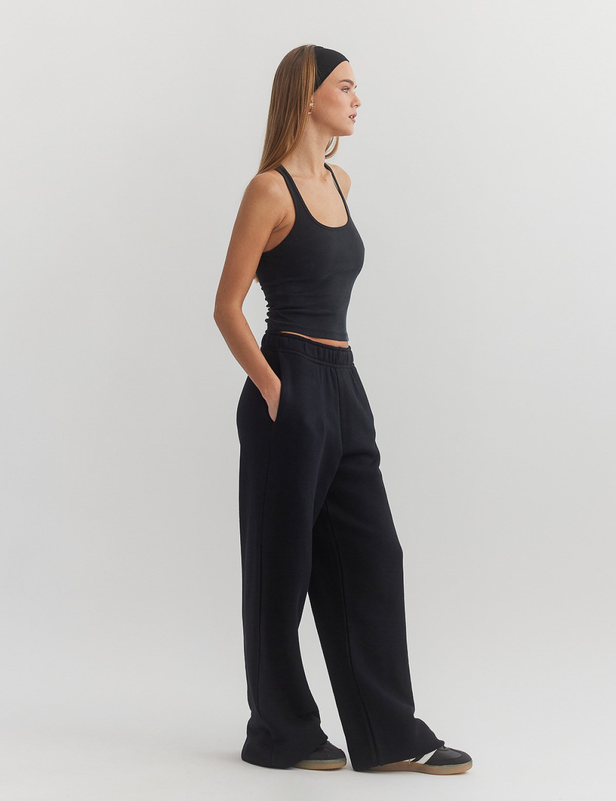 Γυναικεία φαρδιά φόρμα με λάστιχο