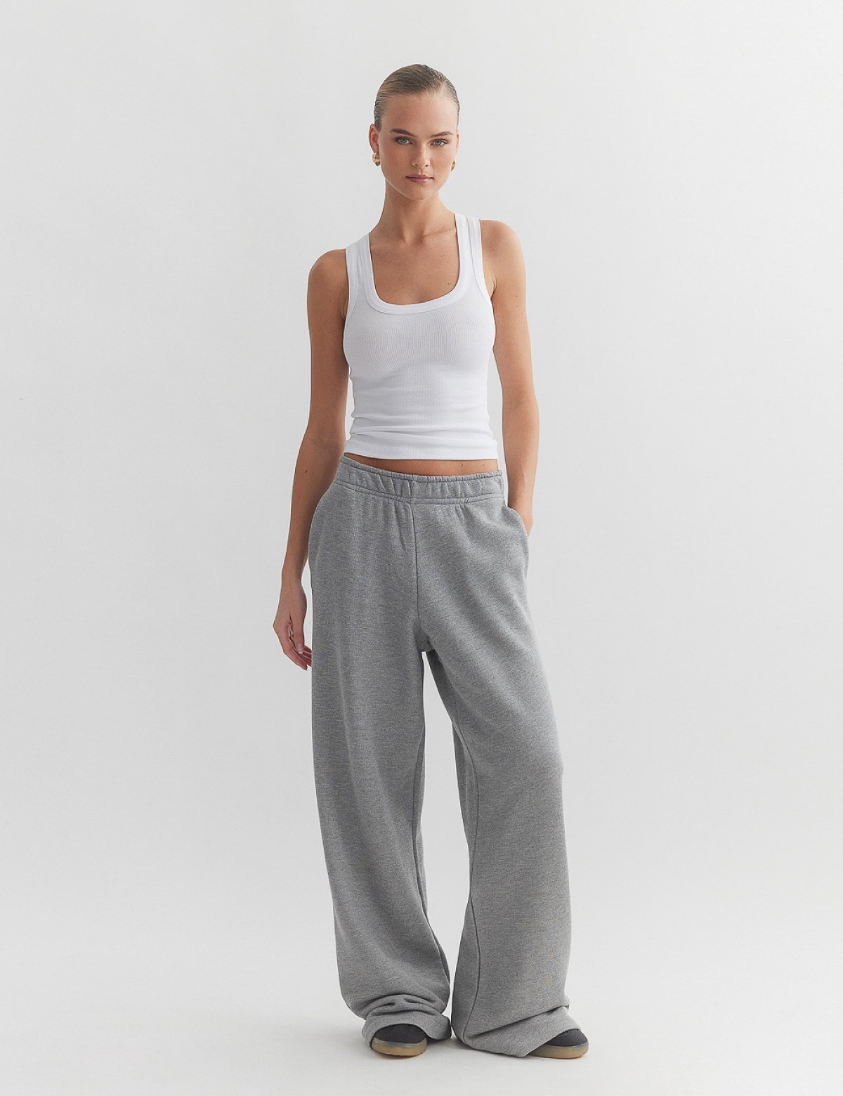 Γυναικεία φαρδιά φόρμα με λάστιχο