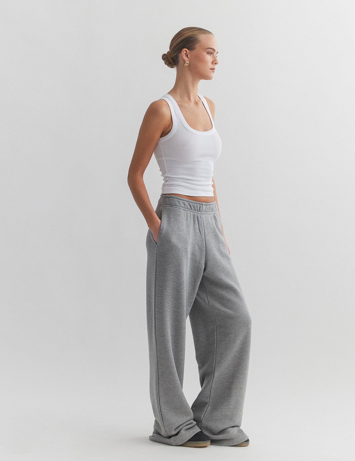 Γυναικεία φαρδιά φόρμα με λάστιχο