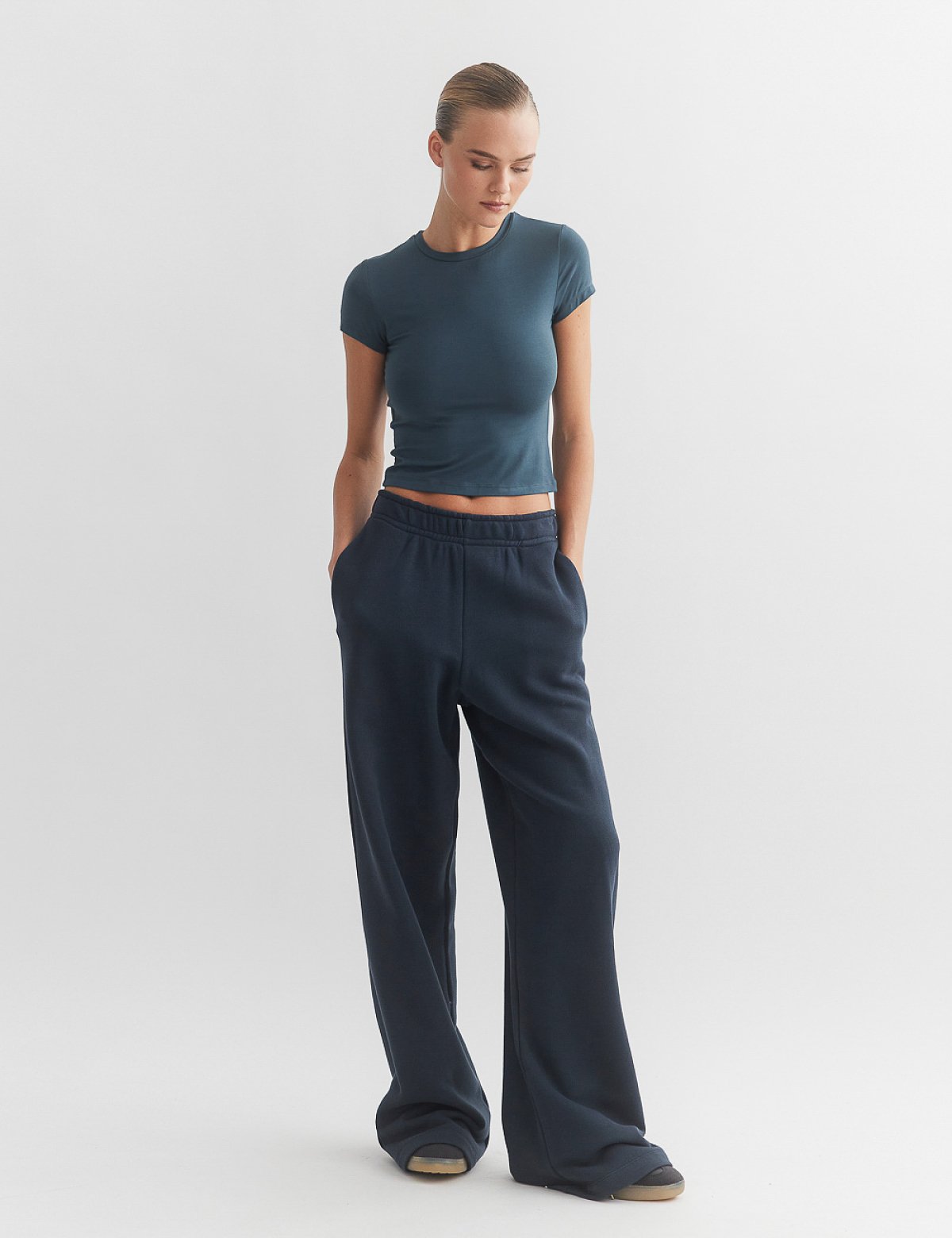 Γυναικεία φαρδιά φόρμα με λάστιχο