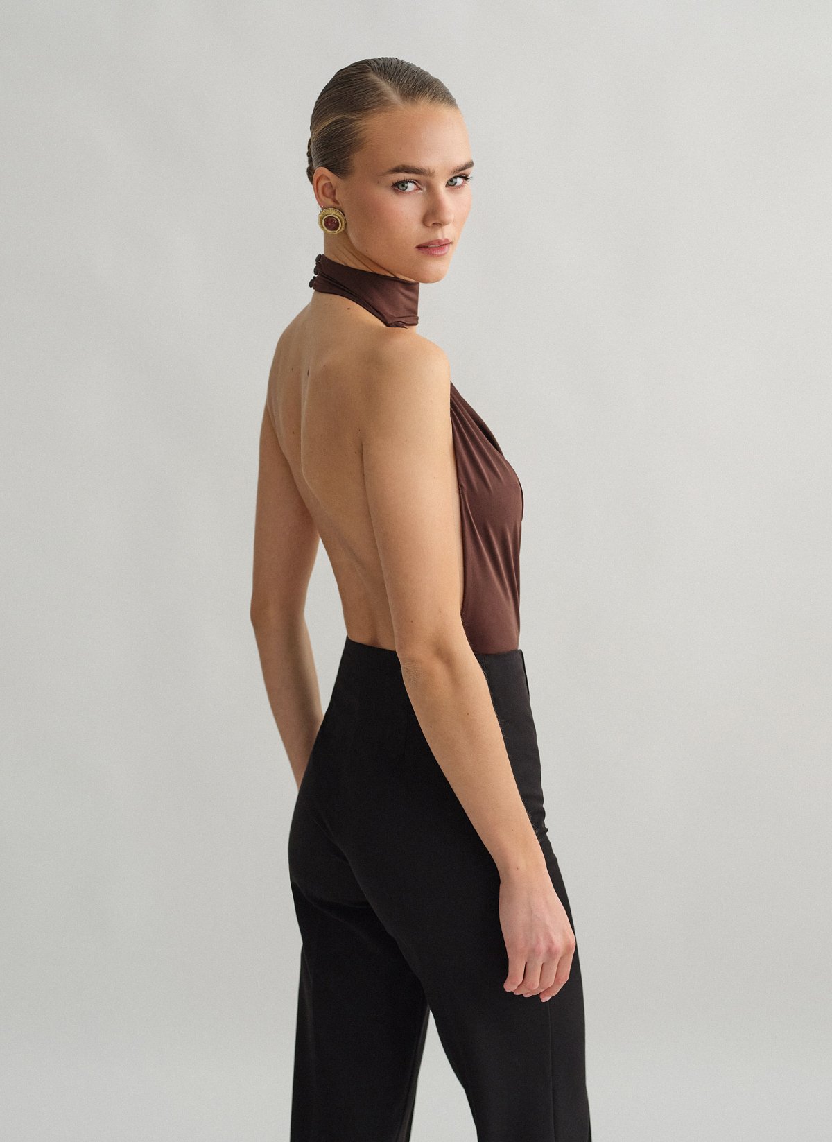 Γυναικείο κορμάκι με ντραπέ λαιμόκοψη