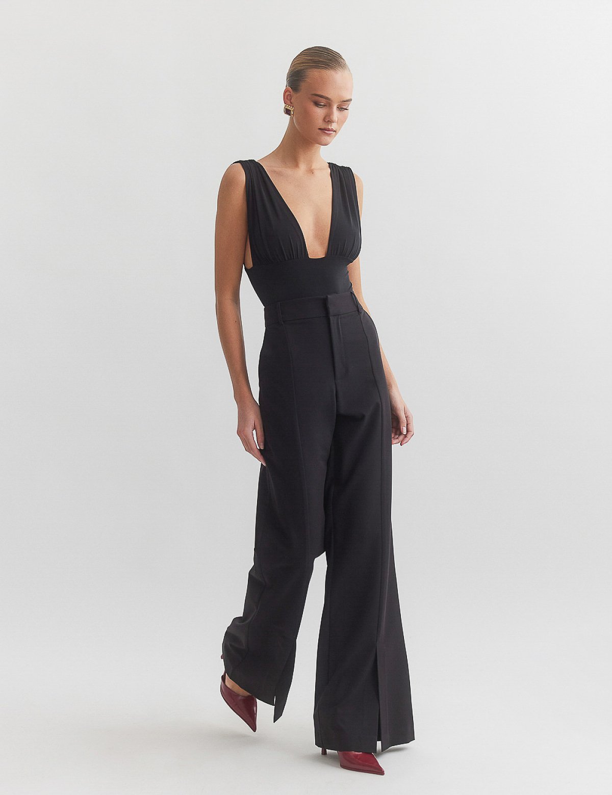 Γυναικείο υφασμάτινο παντελόνι με σκίσιμο