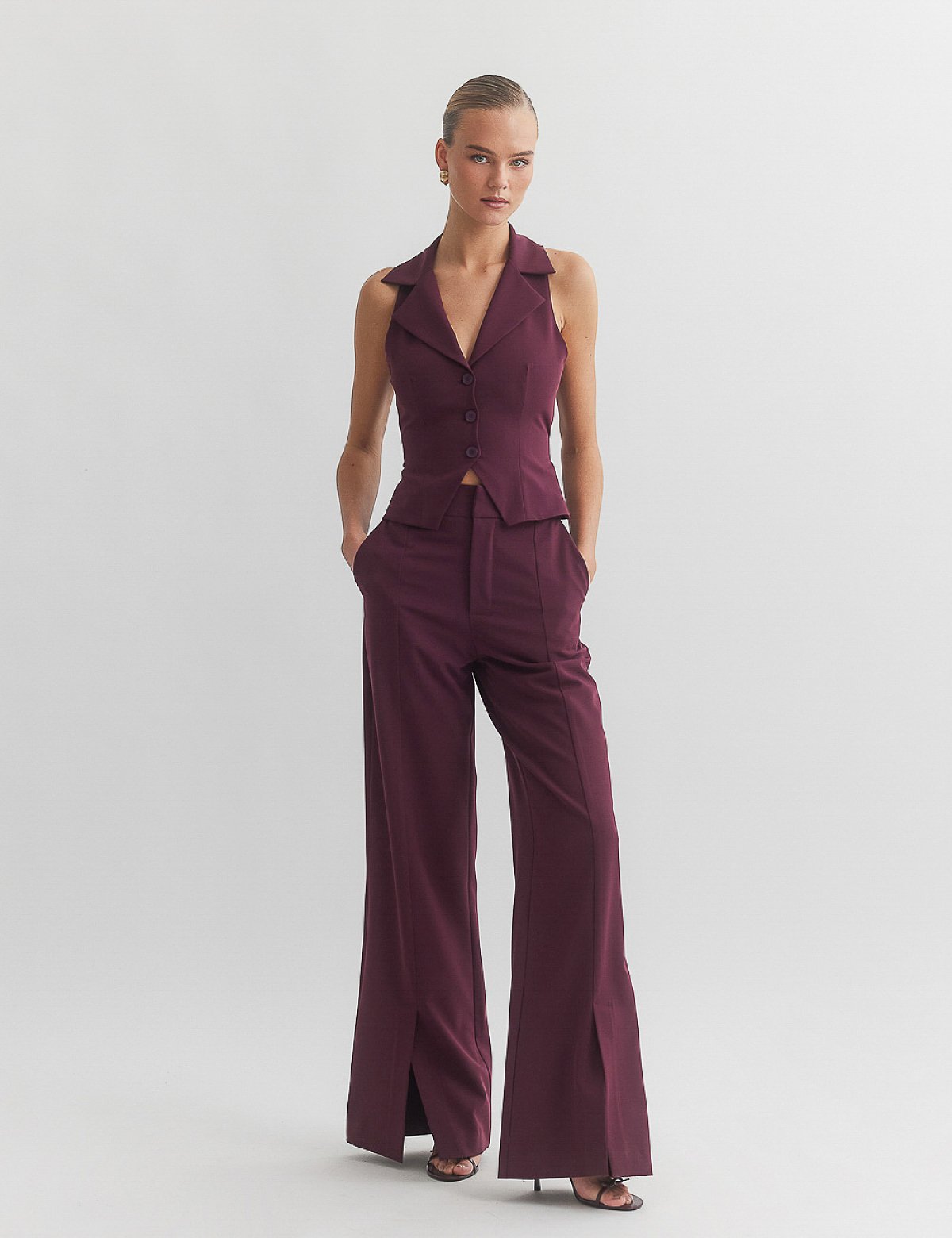 Γυναικείο υφασμάτινο παντελόνι με σκίσιμο