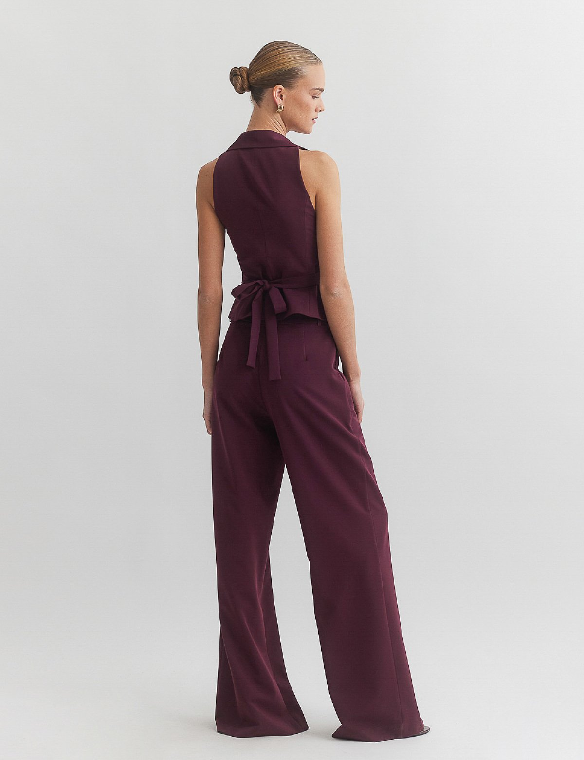 Γυναικείο υφασμάτινο παντελόνι με σκίσιμο