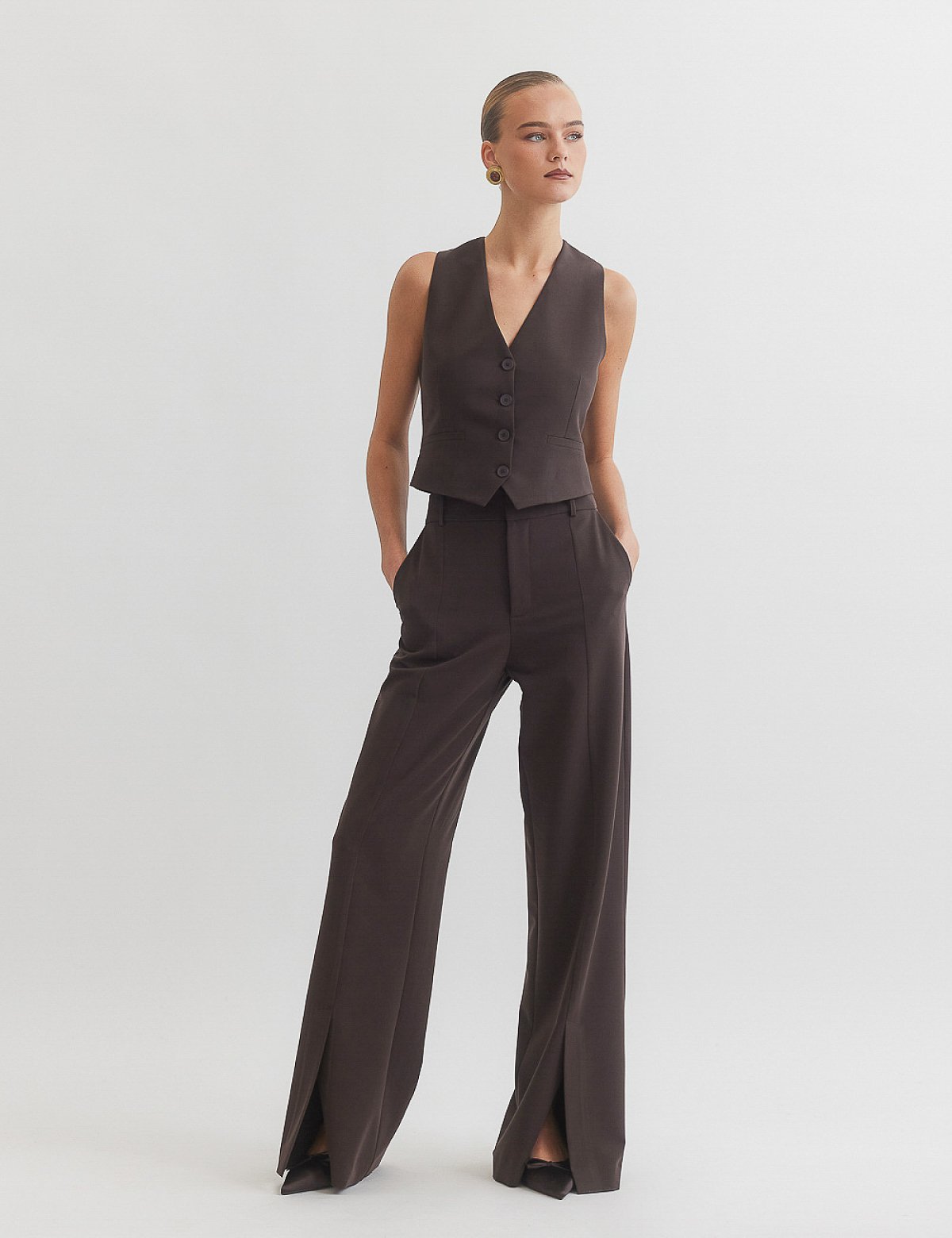 Γυναικείο υφασμάτινο παντελόνι με σκίσιμο