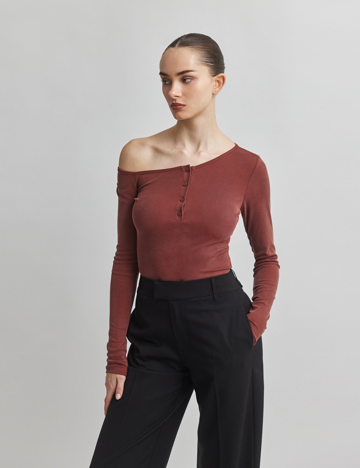 Γυναικεία one-shoulder μακρυμάνικη μπλούζα ριπ