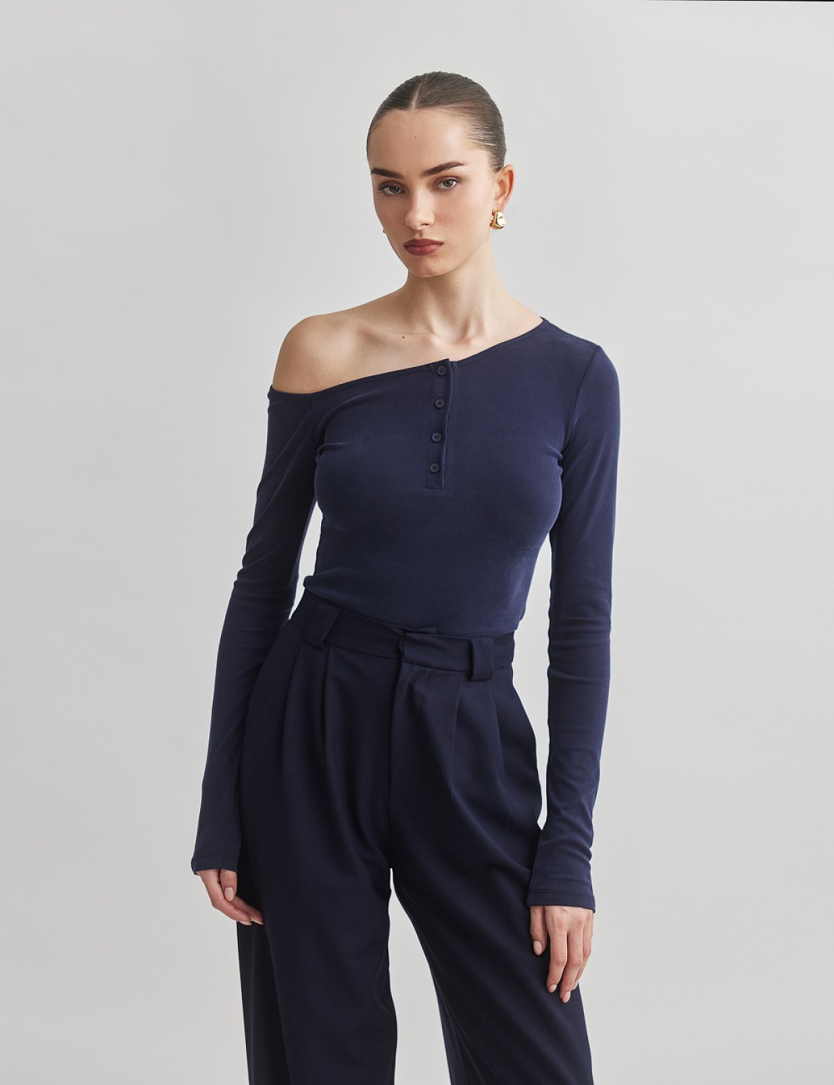 Γυναικεία one-shoulder μακρυμάνικη μπλούζα ριπ