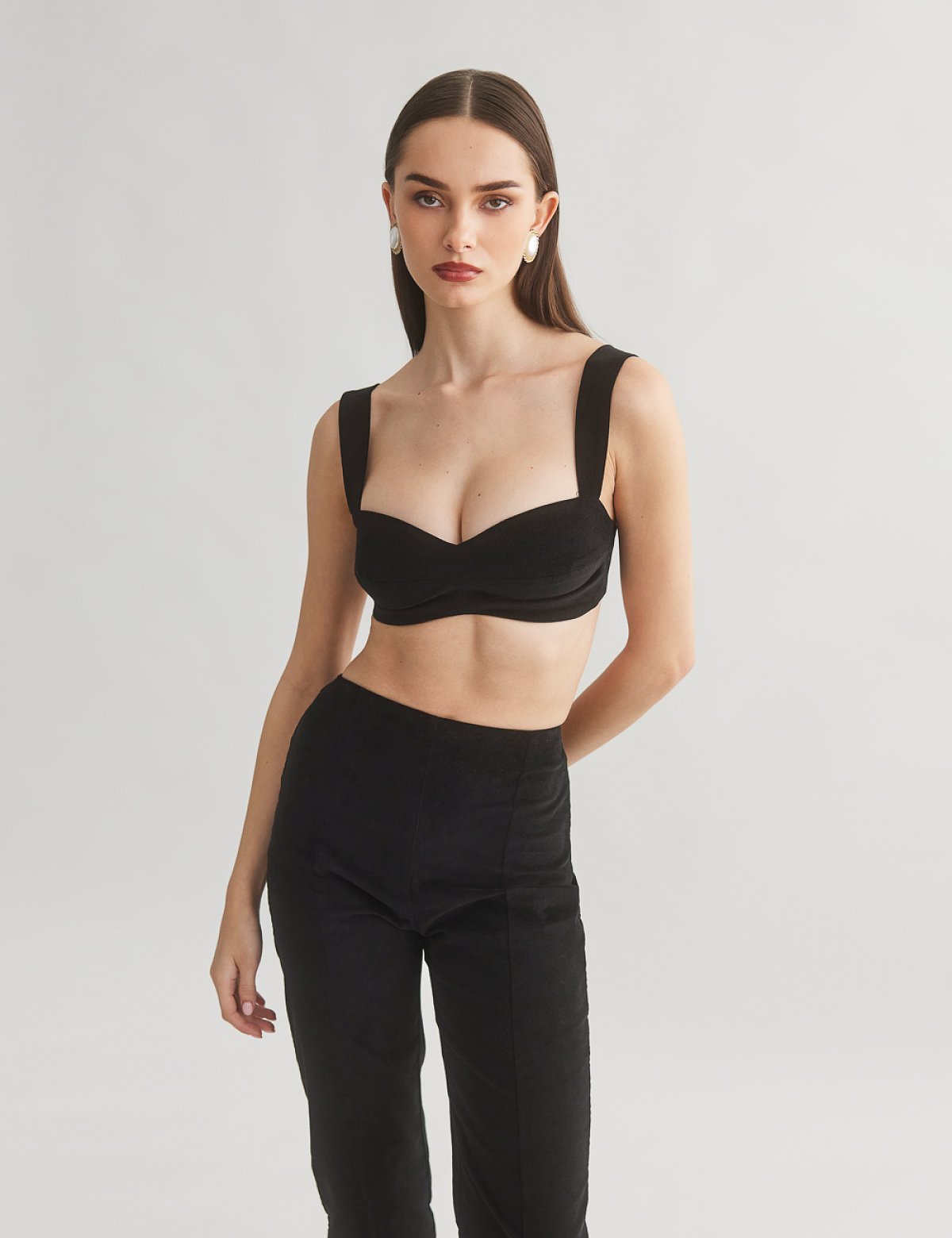 Γυναικείο βελούδινο crop τοπ με φαρδιές τιράντες