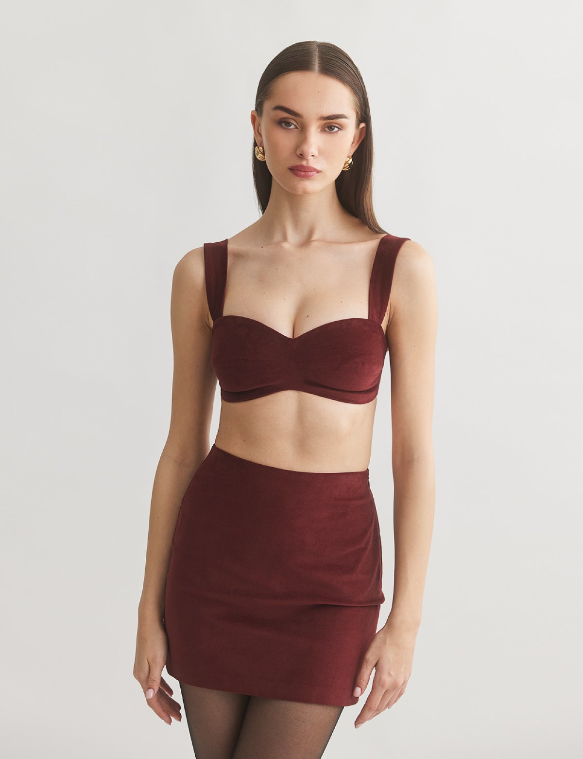 Γυναικείο βελούδινο crop τοπ με φαρδιές τιράντες