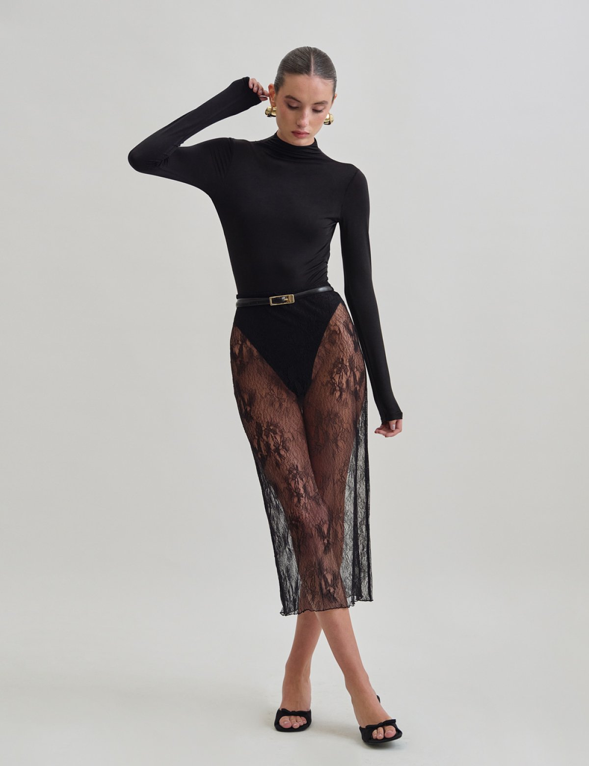 Γυναικεία midi φούστα με ύφασμα δαντέλα