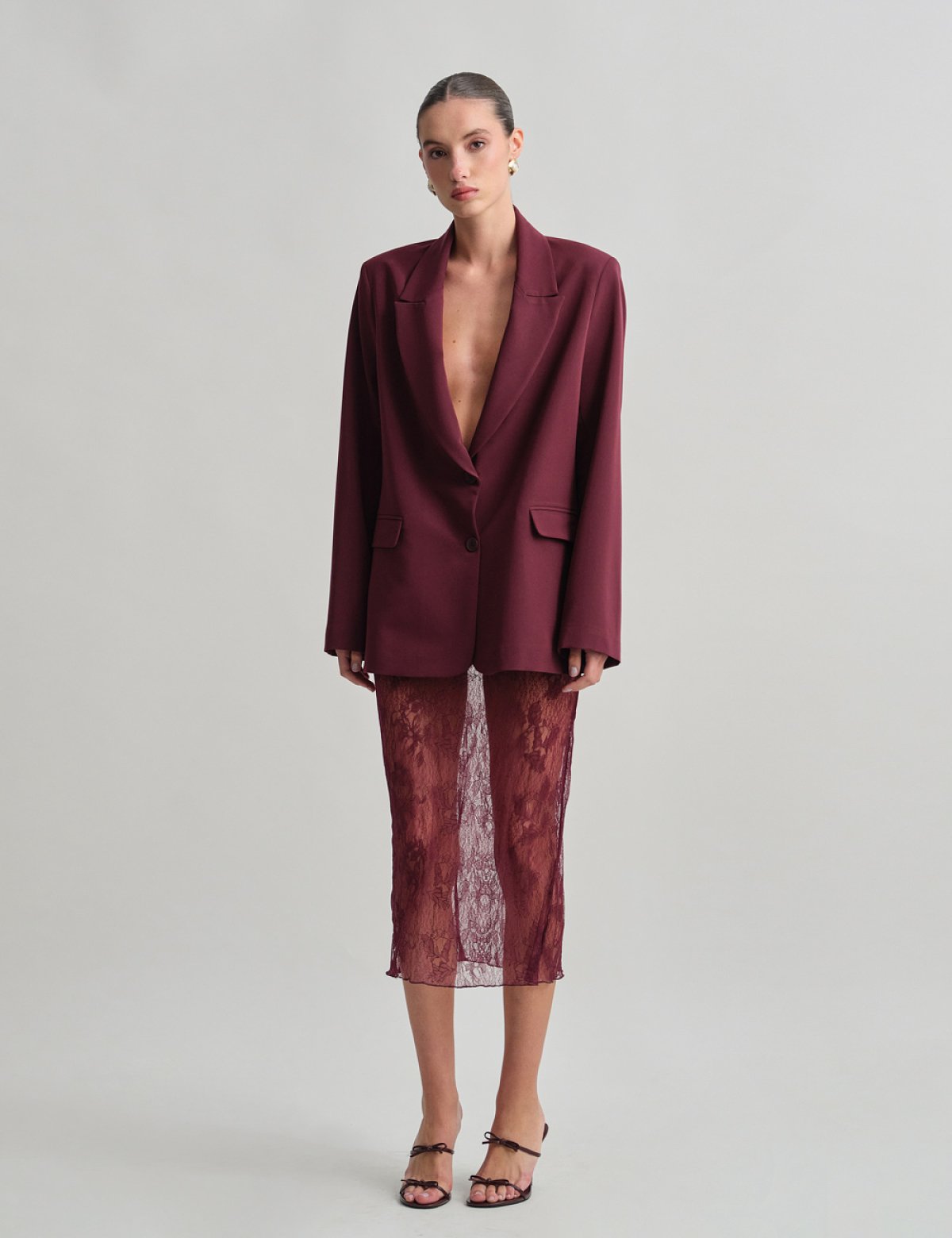 Γυναικεία midi φούστα με ύφασμα δαντέλα