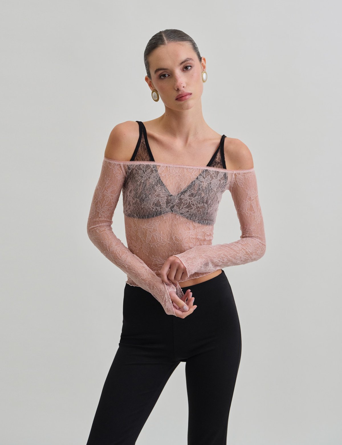 Γυναικείο μακρυμάνικο off-shoulder τοπ δαντέλα