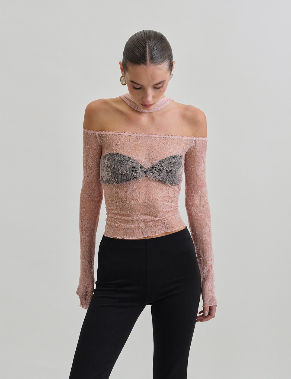 Γυναικείο μακρυμάνικο off-shoulder τοπ δαντέλα