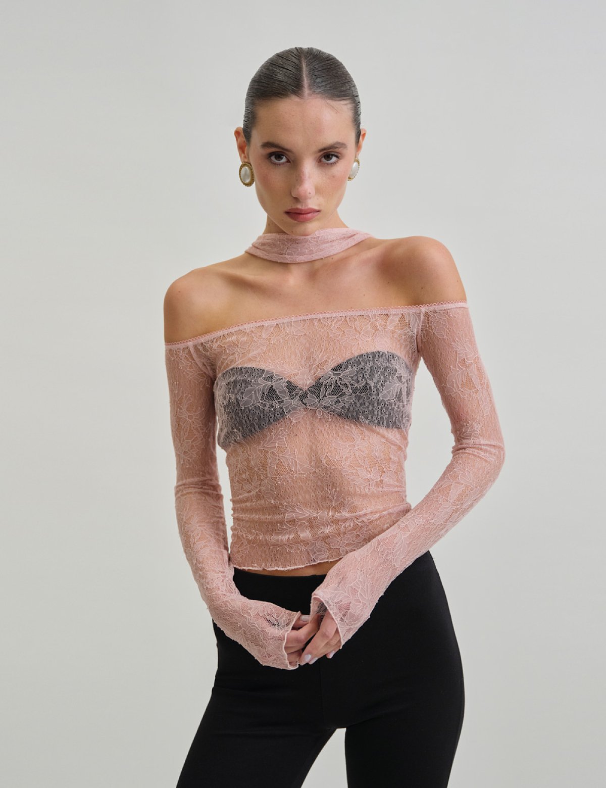 Γυναικείο μακρυμάνικο off-shoulder τοπ δαντέλα