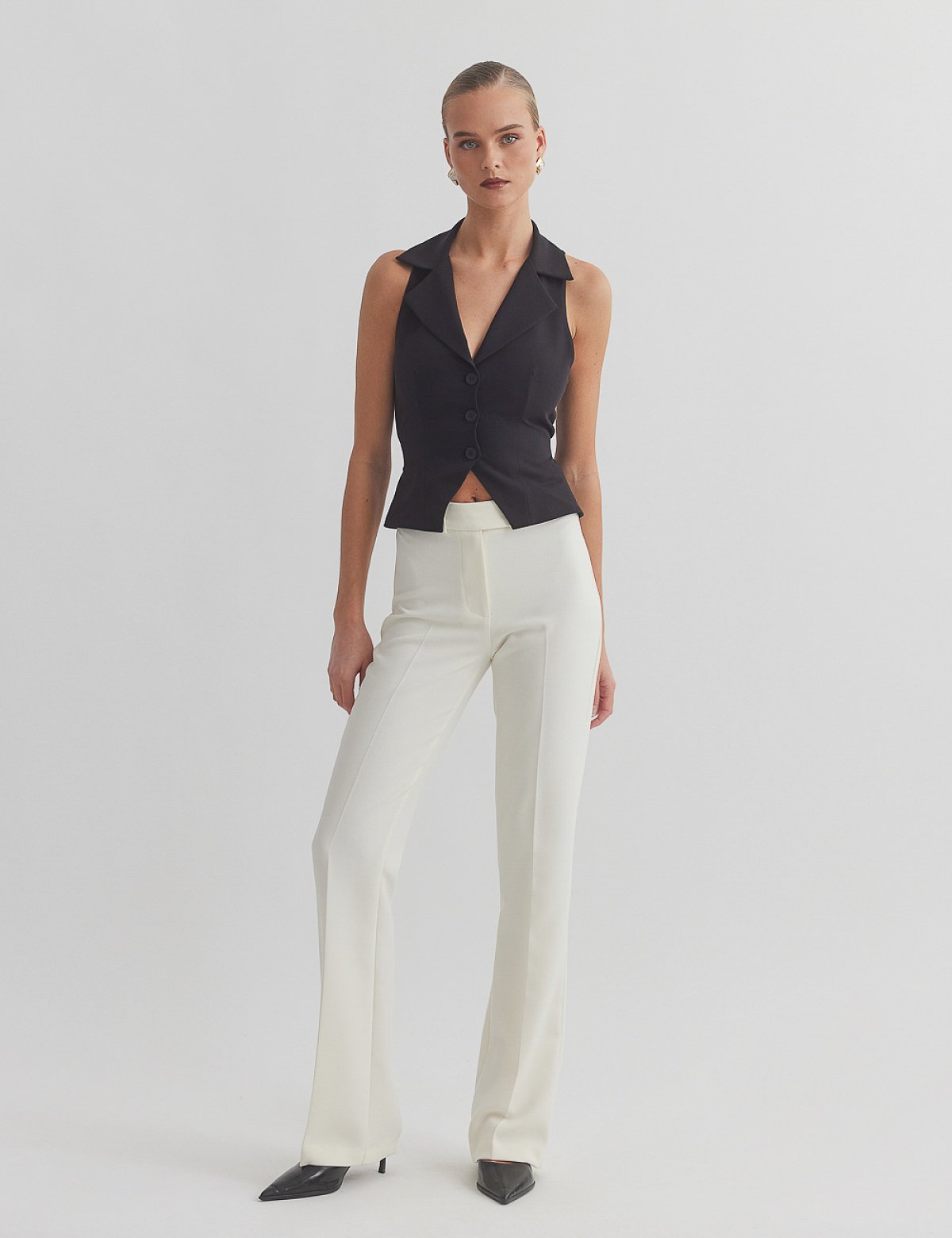 Straight trousers with crease-3
