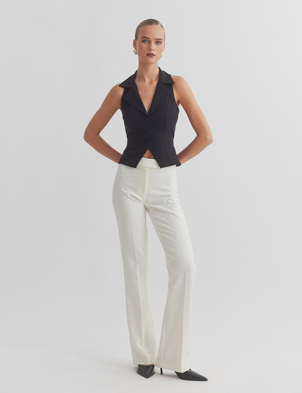Straight trousers with crease-4