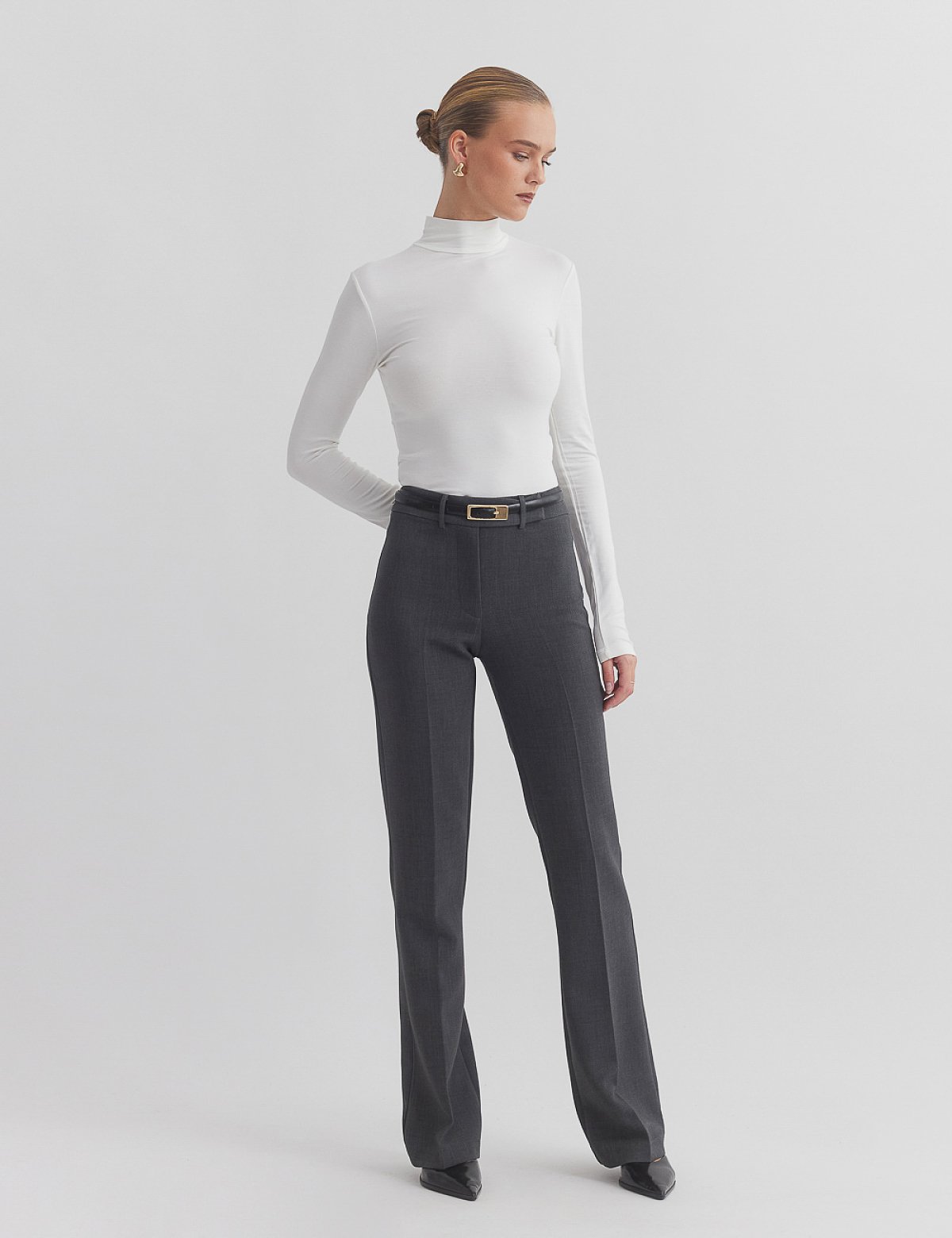 Straight trousers with crease-10