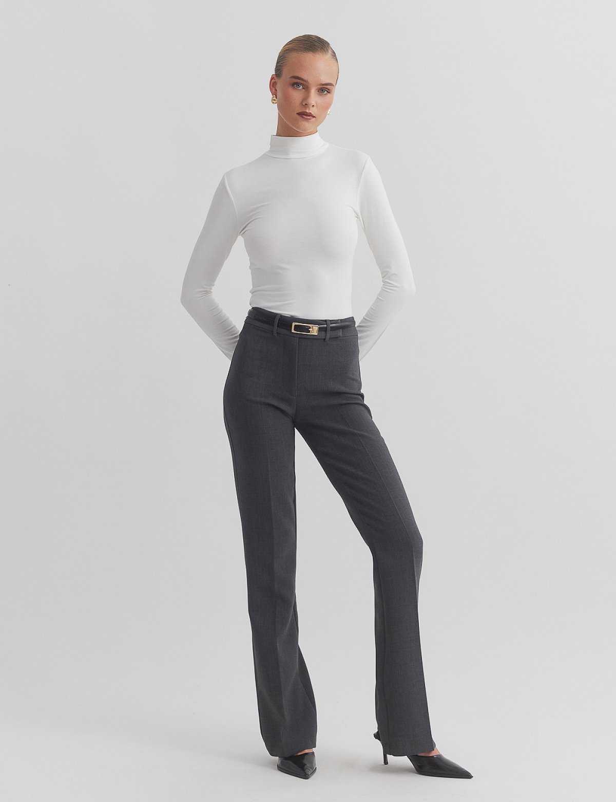 Straight trousers with crease-11