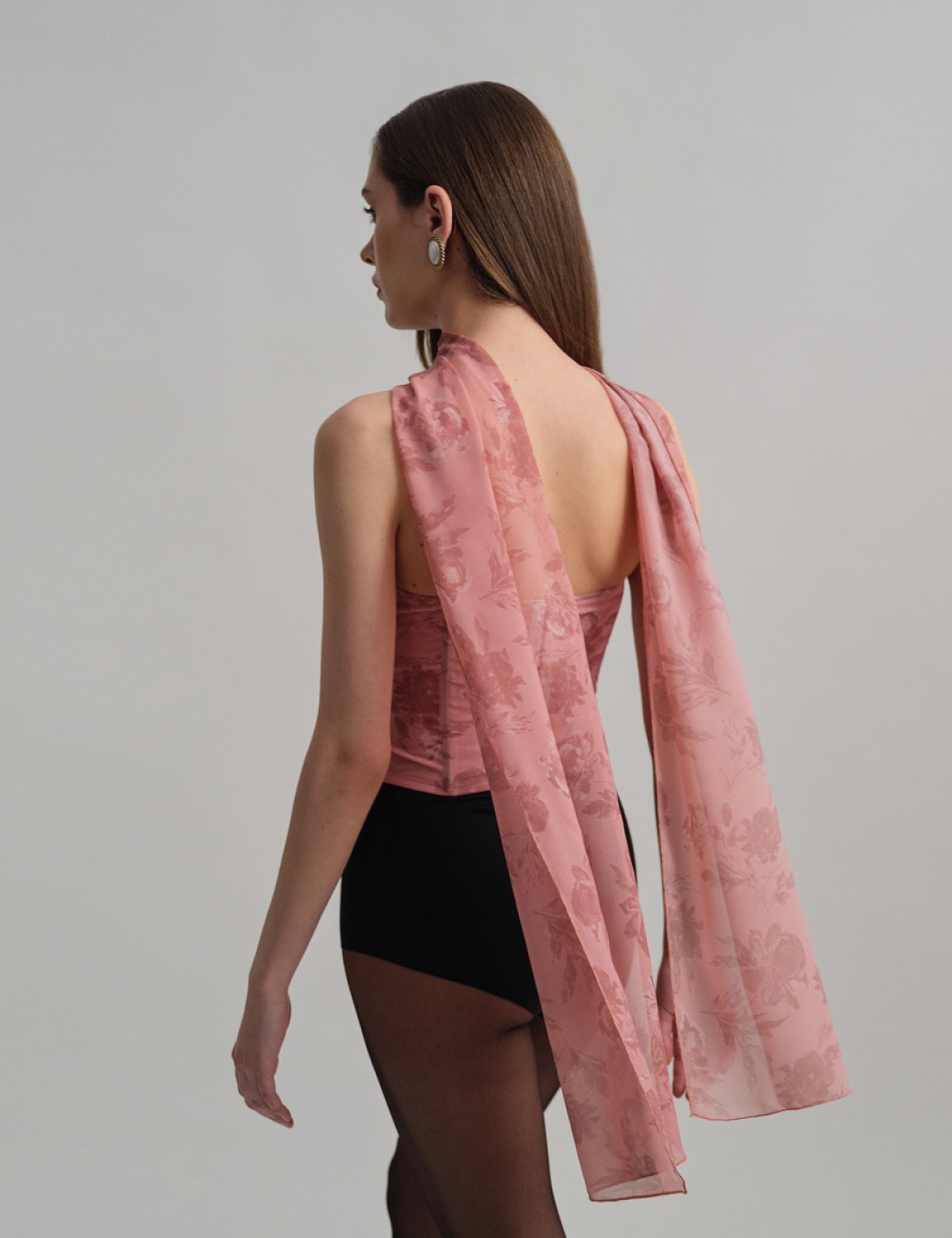 Γυναικείο ημιδιάφανο εμπριμέ μακρύ φουλάρι με all-over floral print