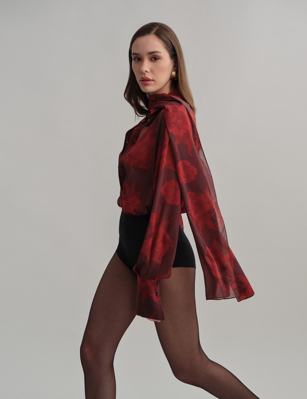 Γυναικείο ημιδιάφανο εμπριμέ μακρύ φουλάρι με all-over floral print