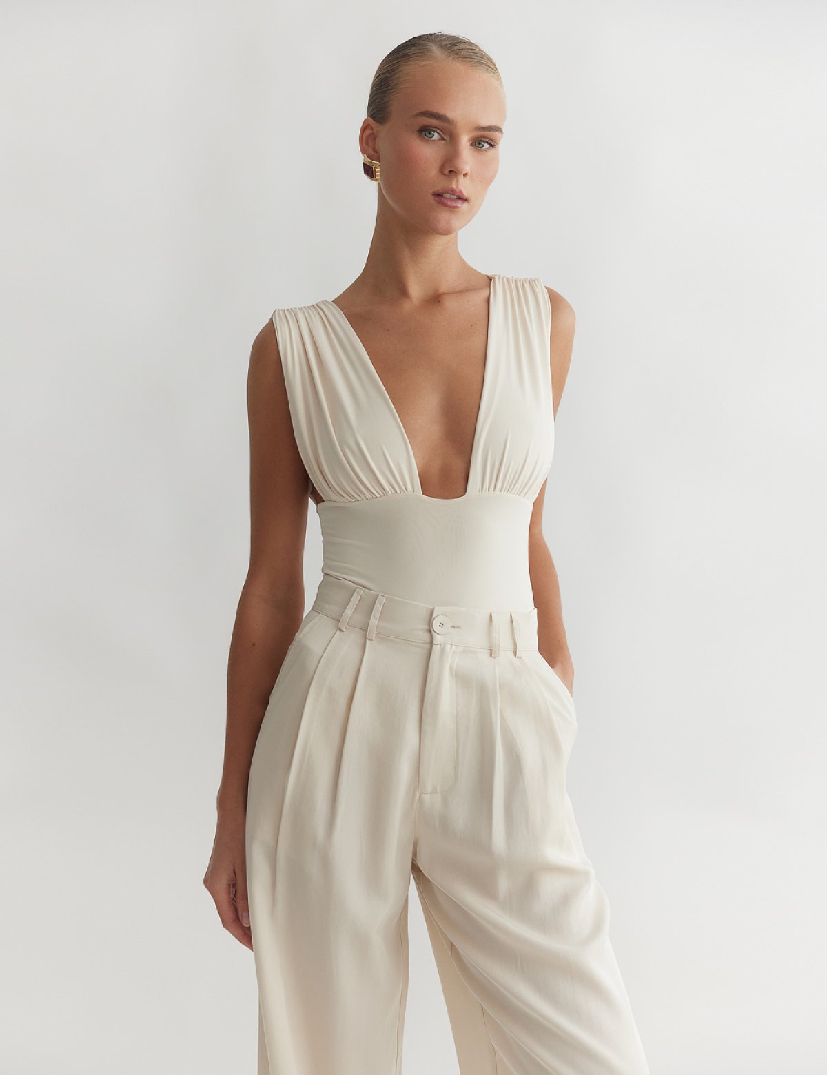 Γυναικείο κορμάκι με φαρδιές τιράντες