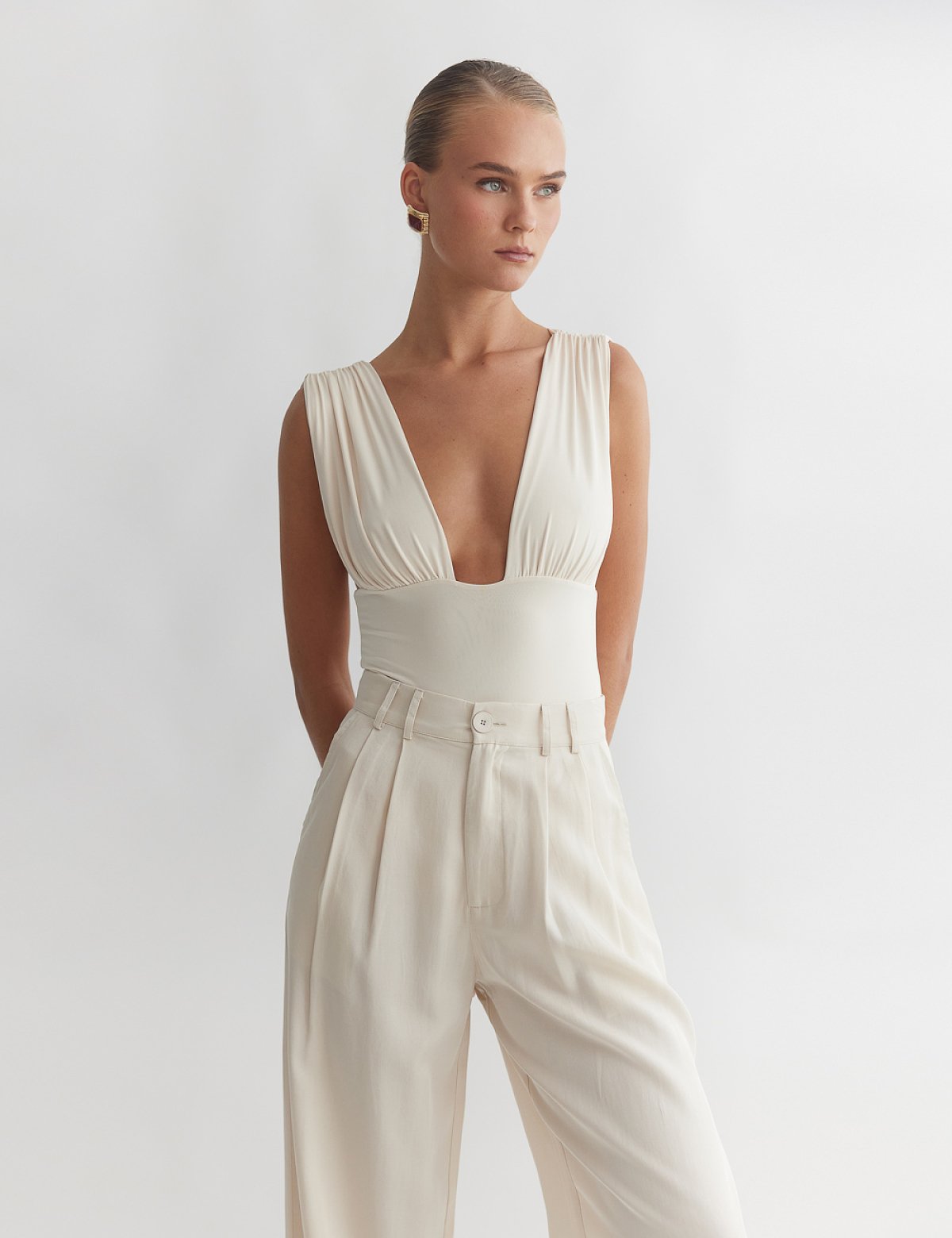 Γυναικείο κορμάκι με φαρδιές τιράντες