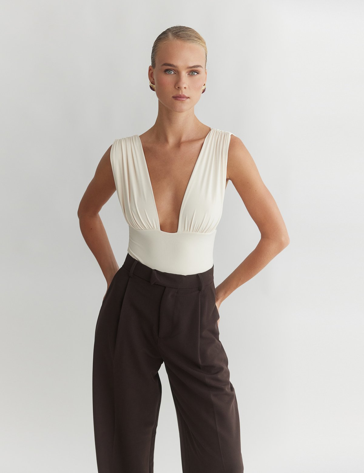 Γυναικείο κορμάκι με φαρδιές τιράντες