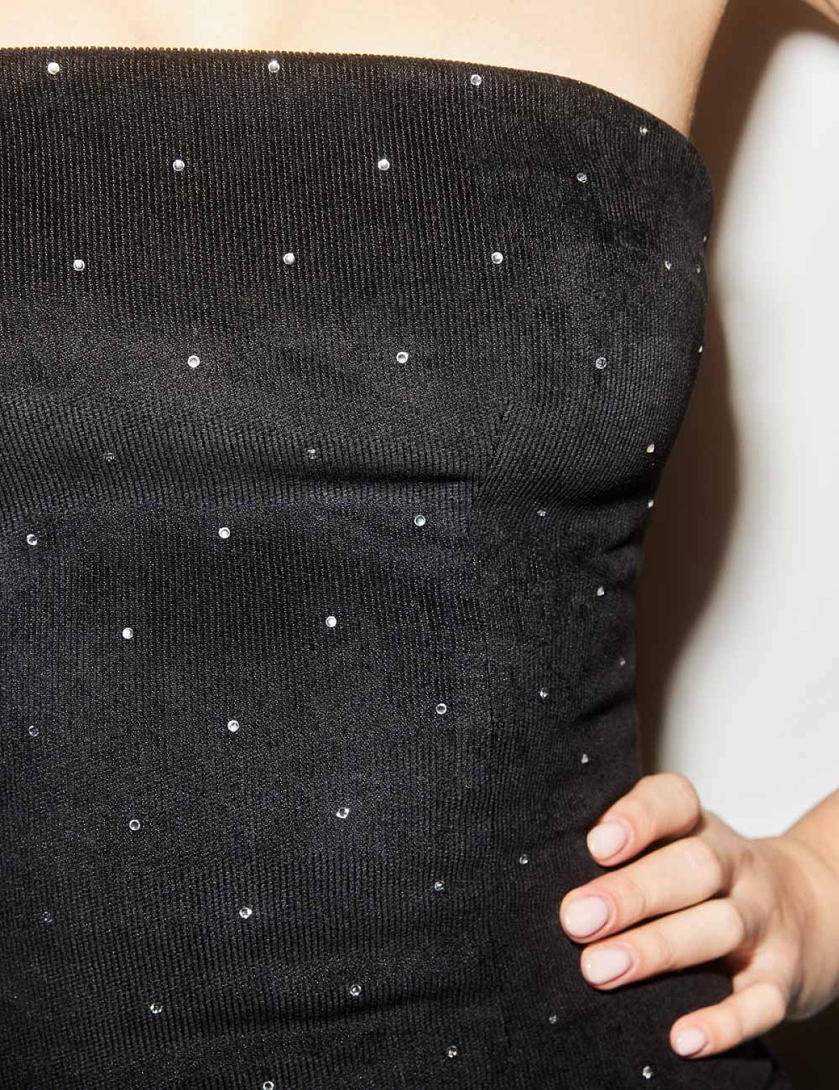 Βελούδινο μίνι φόρεμα με στρας-5