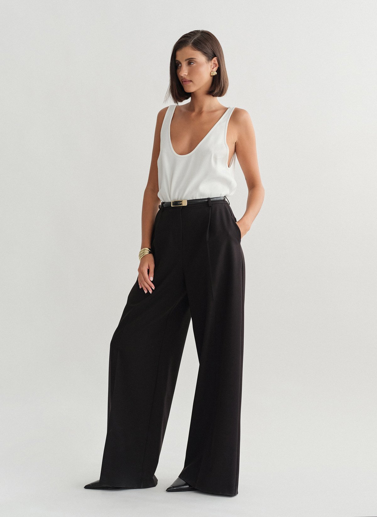 Γυναικείο υφασμάτινο παντελόνι με πιέτες