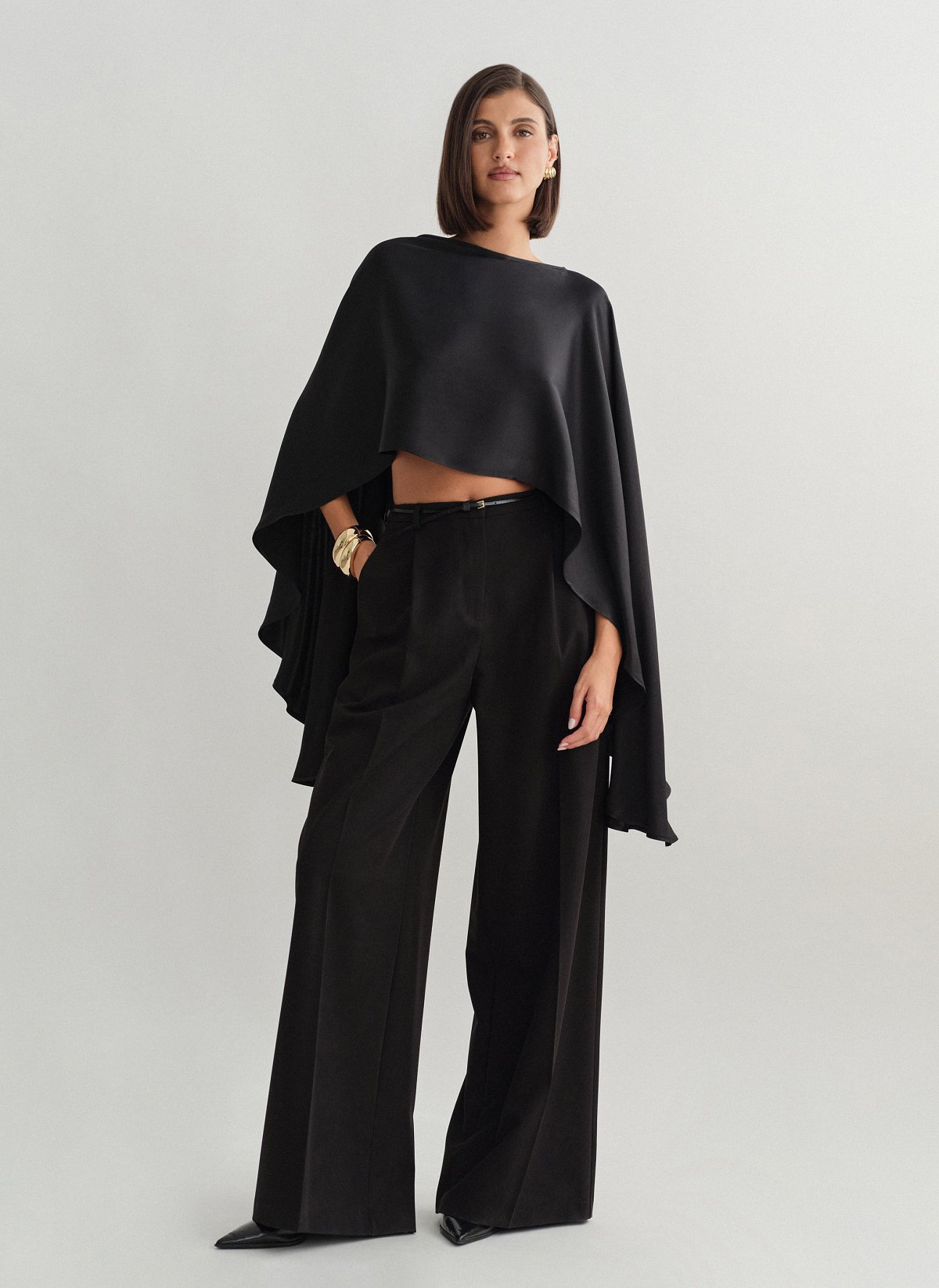 Γυναικείο υφασμάτινο παντελόνι με πιέτες