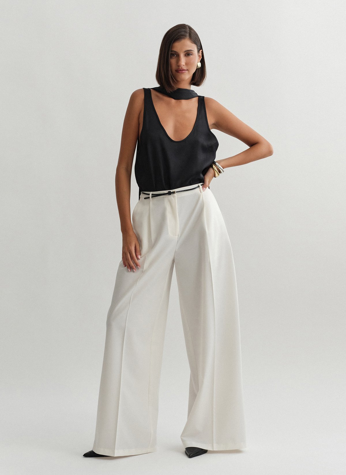 Γυναικείο υφασμάτινο παντελόνι με πιέτες