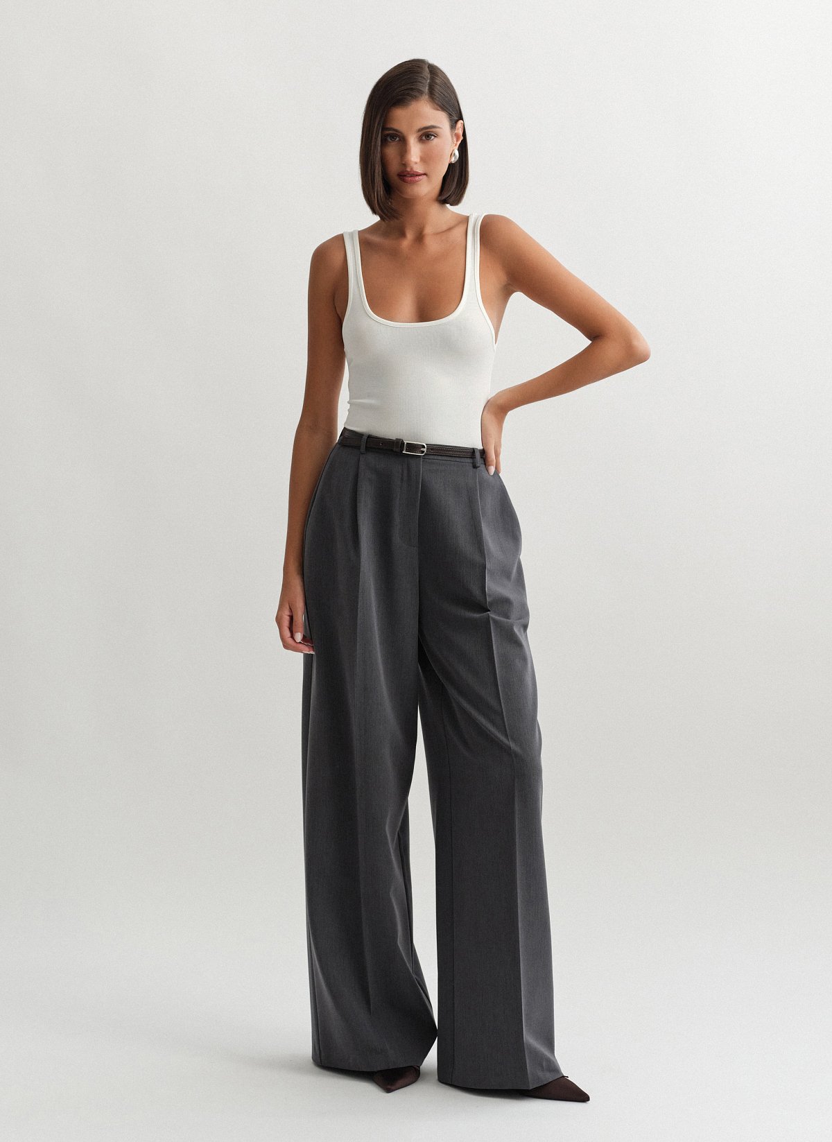 Γυναικείο υφασμάτινο παντελόνι με πιέτες