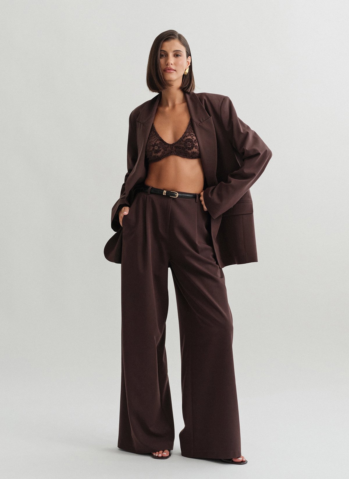 Γυναικείο υφασμάτινο παντελόνι με πιέτες