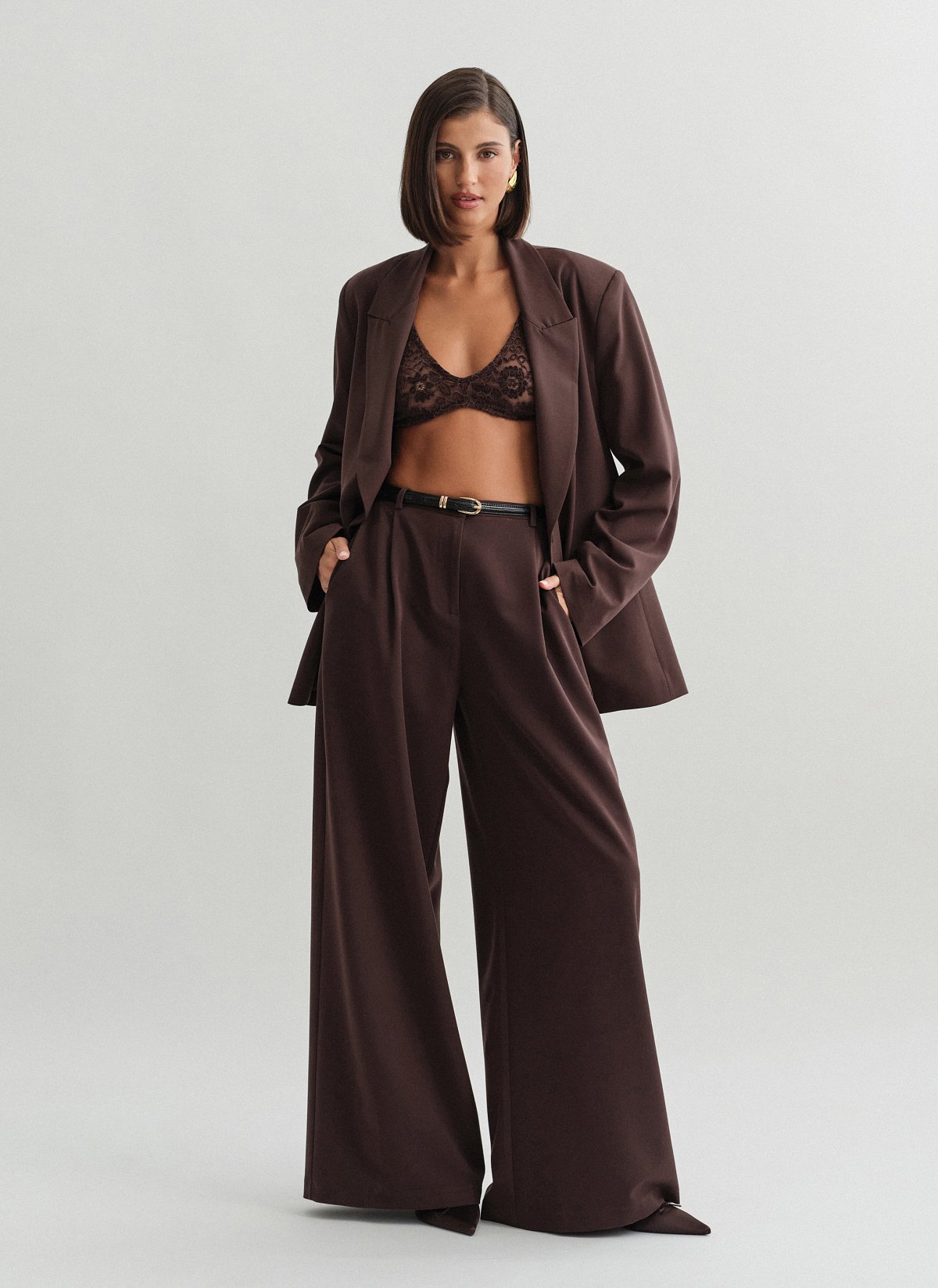 Γυναικείο υφασμάτινο παντελόνι με πιέτες