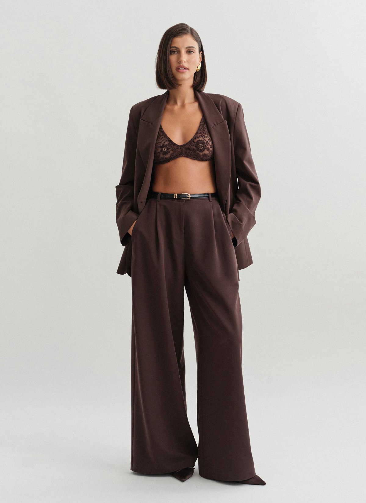 Γυναικείο υφασμάτινο παντελόνι με πιέτες