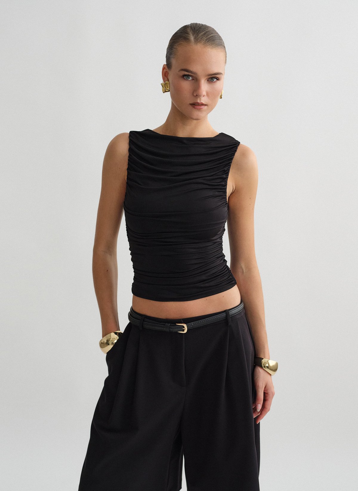 Αμάνικη μπλούζα με σούρες-8