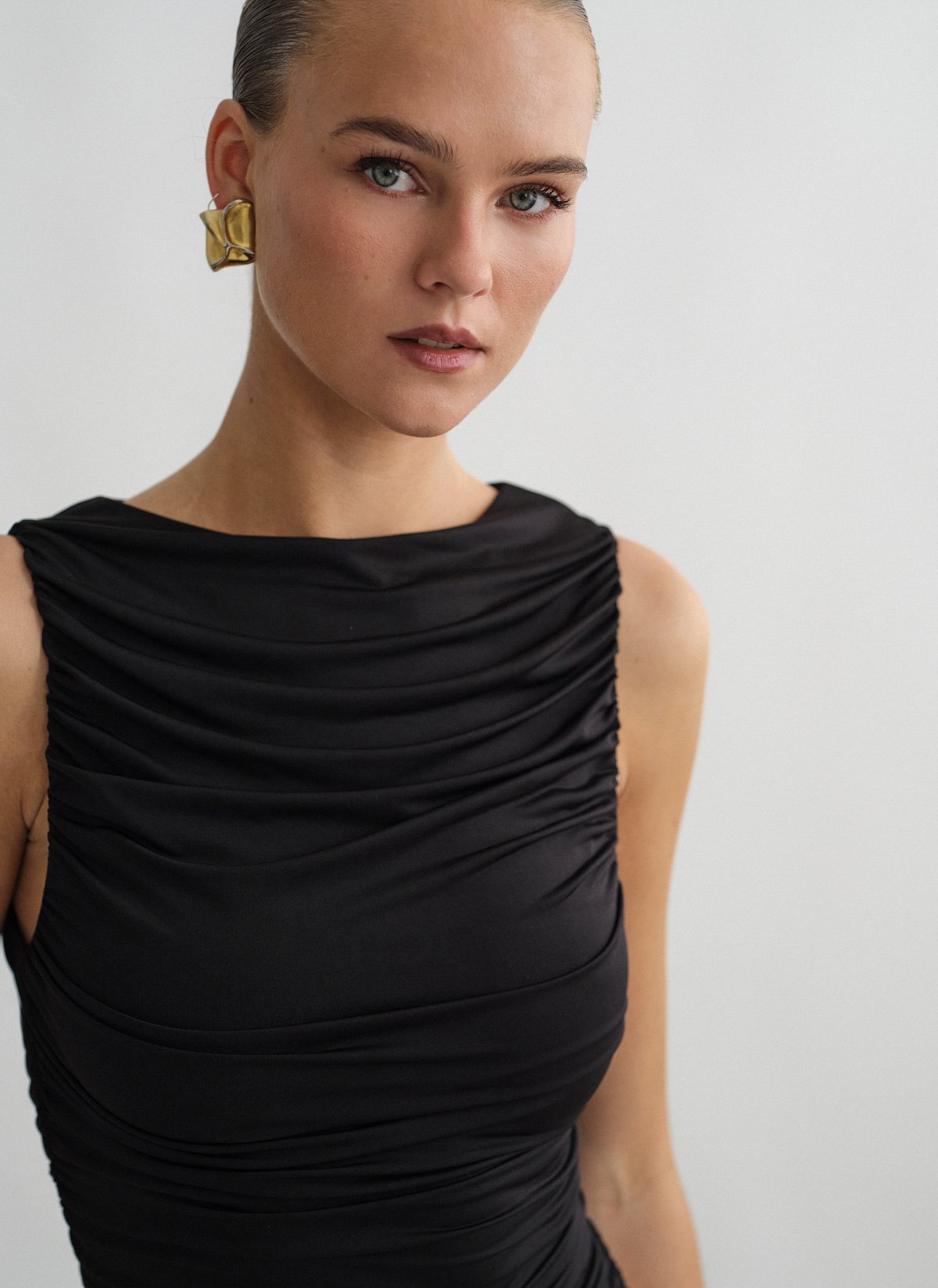 Αμάνικη μπλούζα με σούρες-10