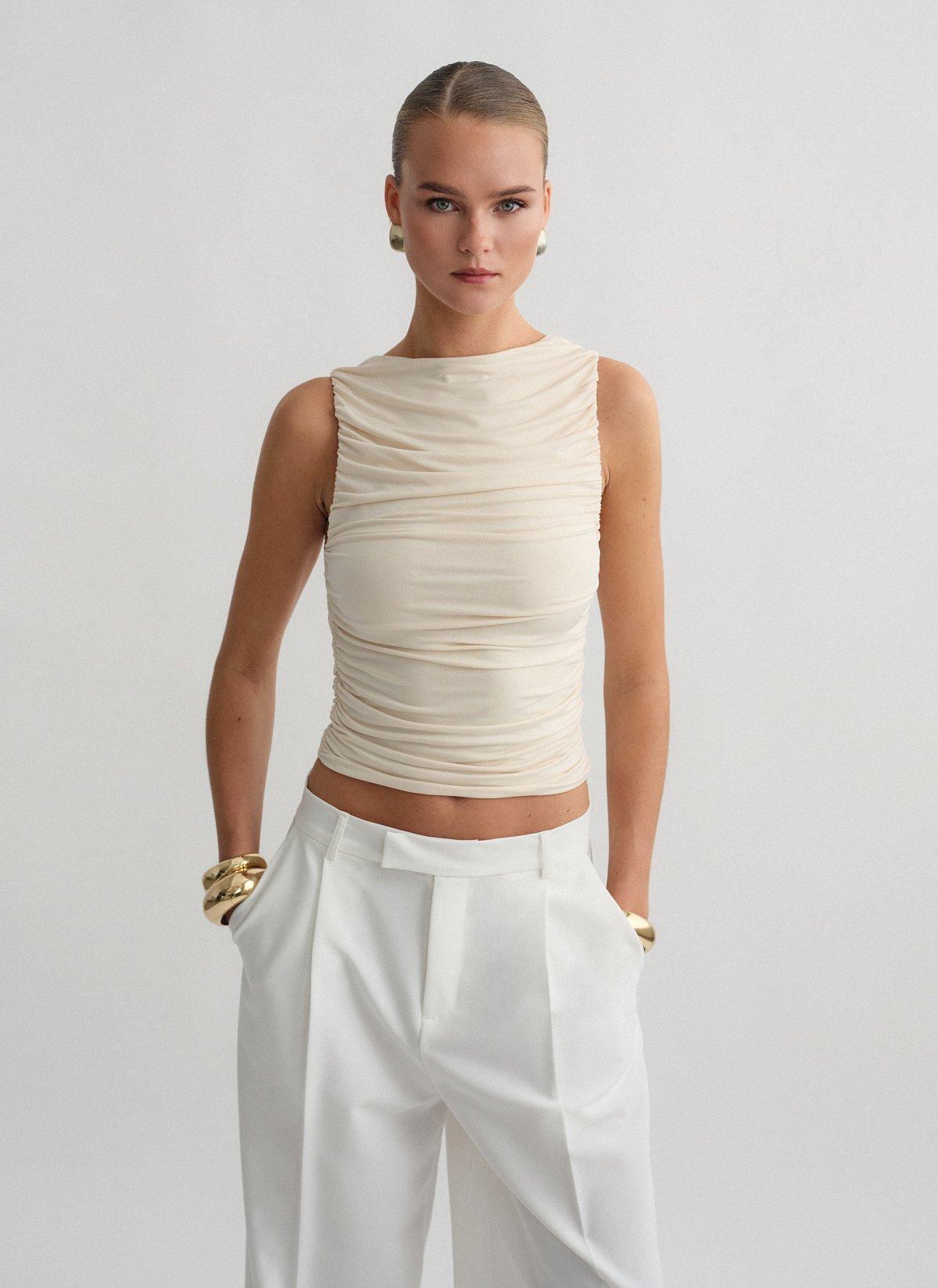 Αμάνικη μπλούζα με σούρες-3