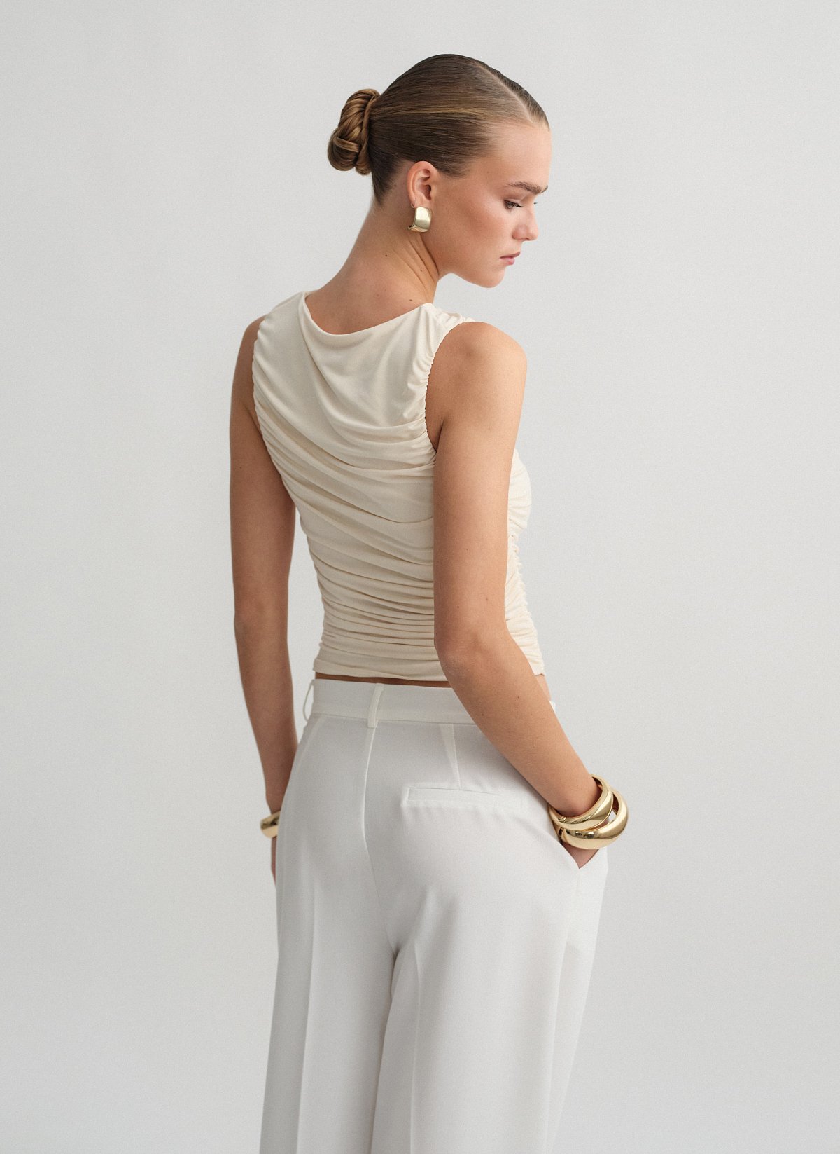 Αμάνικη μπλούζα με σούρες-4