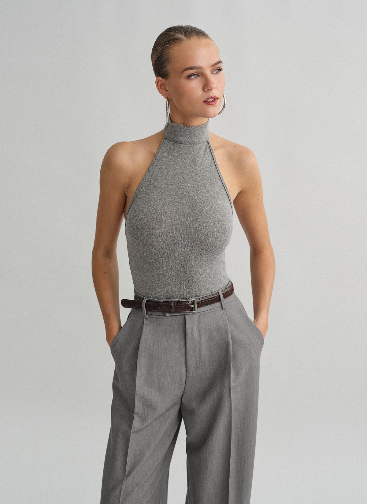 Openback sleeveless blouse-1