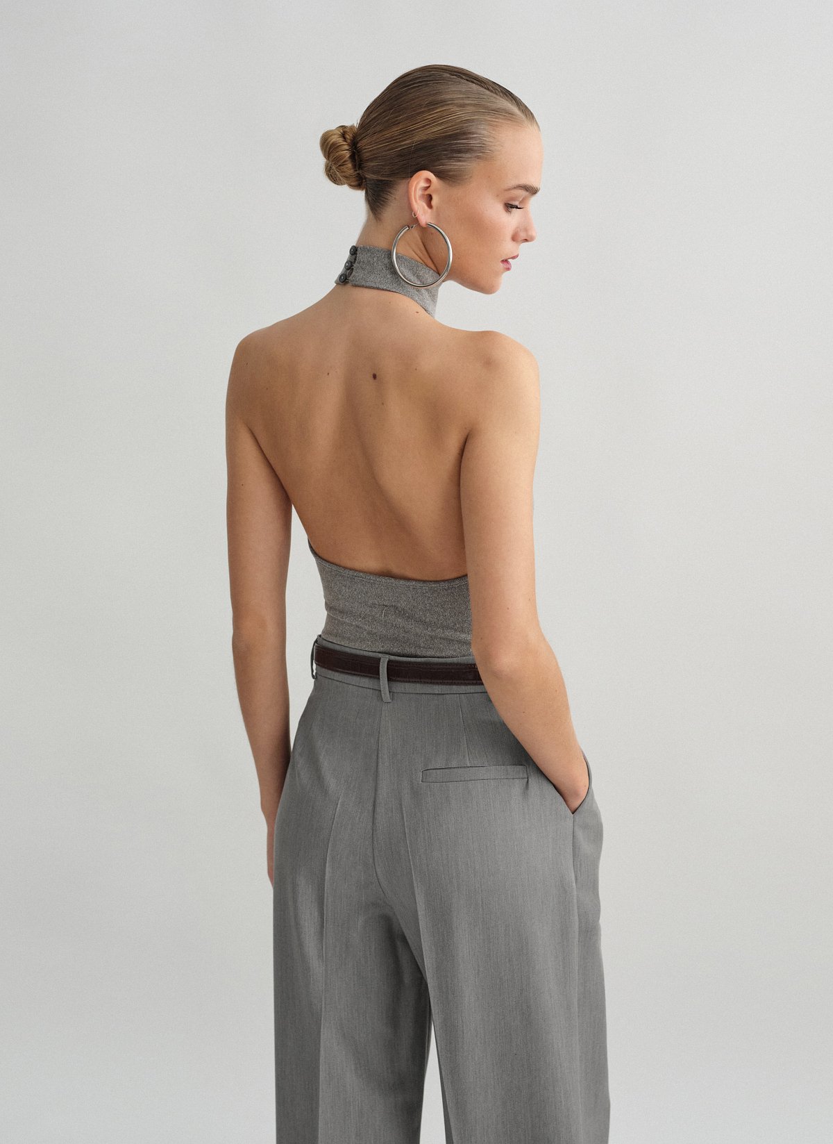 Openback sleeveless blouse-2