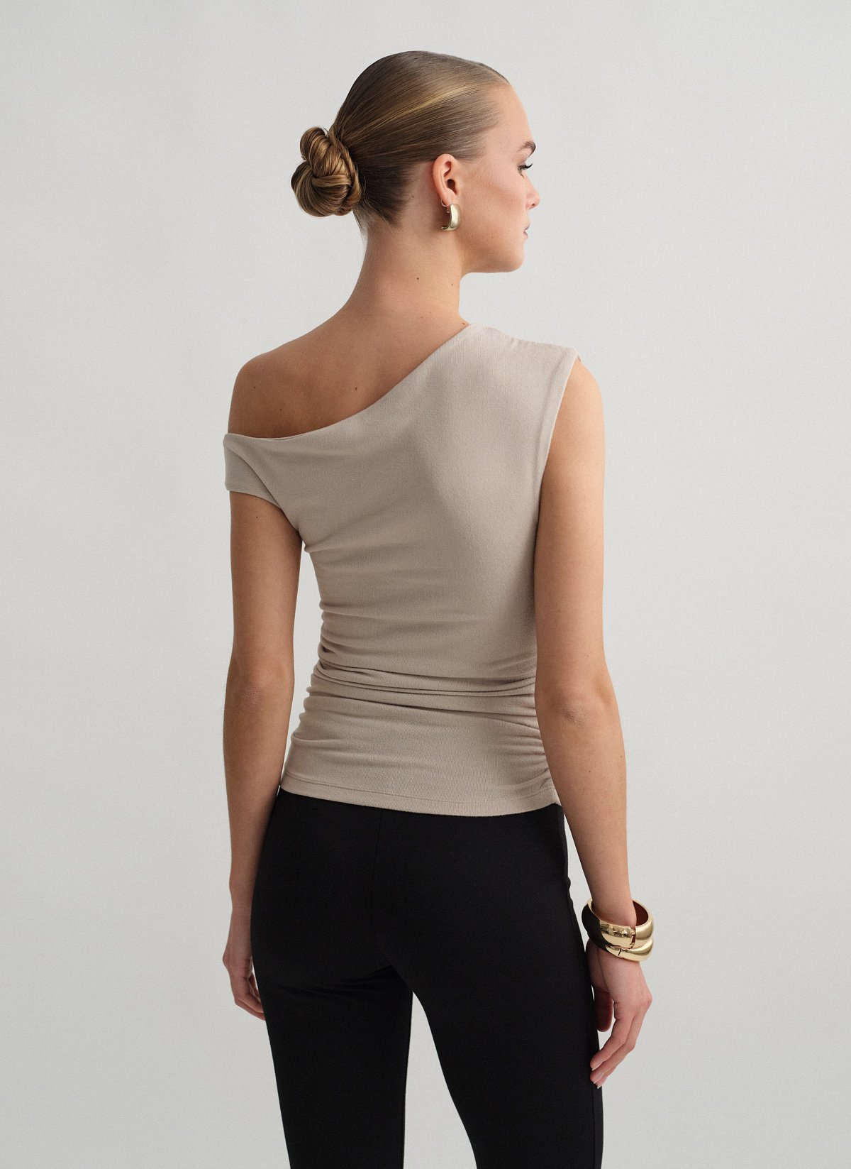 One-shoulder μπλούζα με σούρες-12