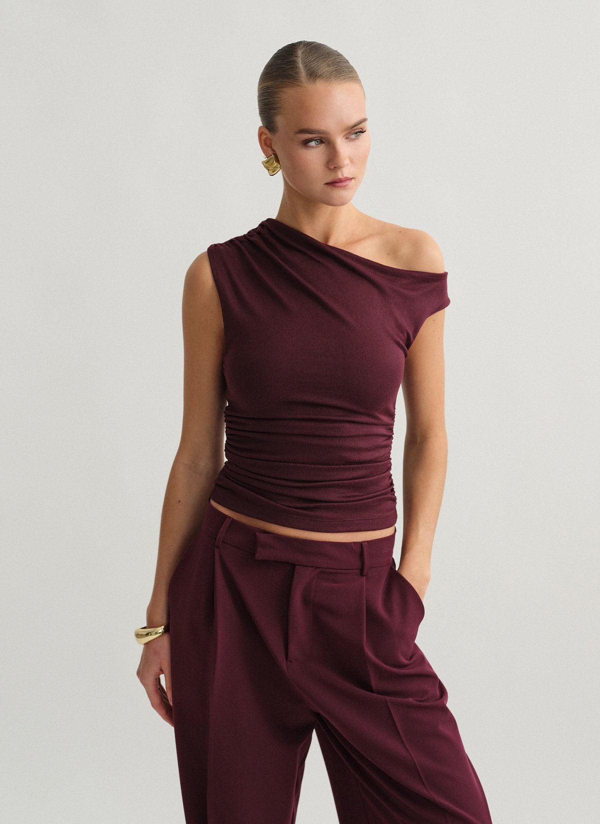 One-shoulder μπλούζα με σούρες-9