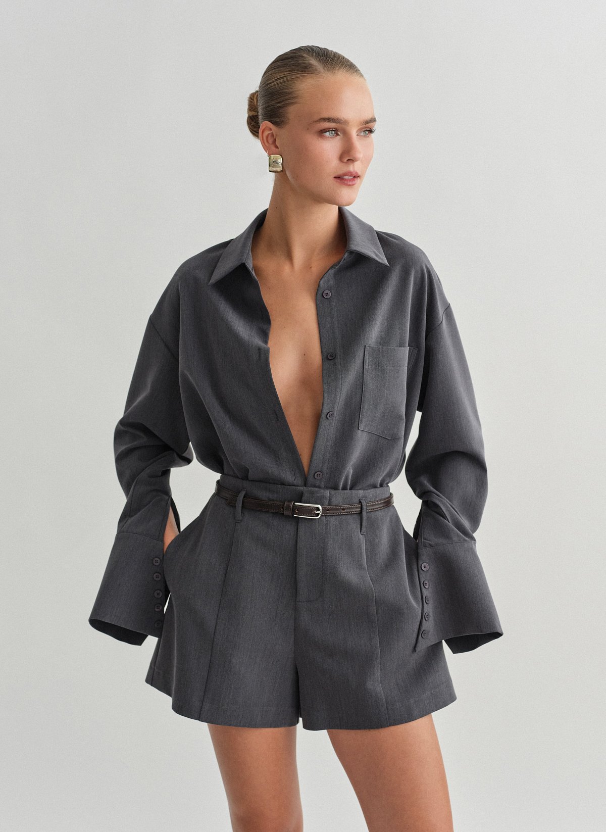 Γυναικείο υφασμάτινο σορτς με ραφές