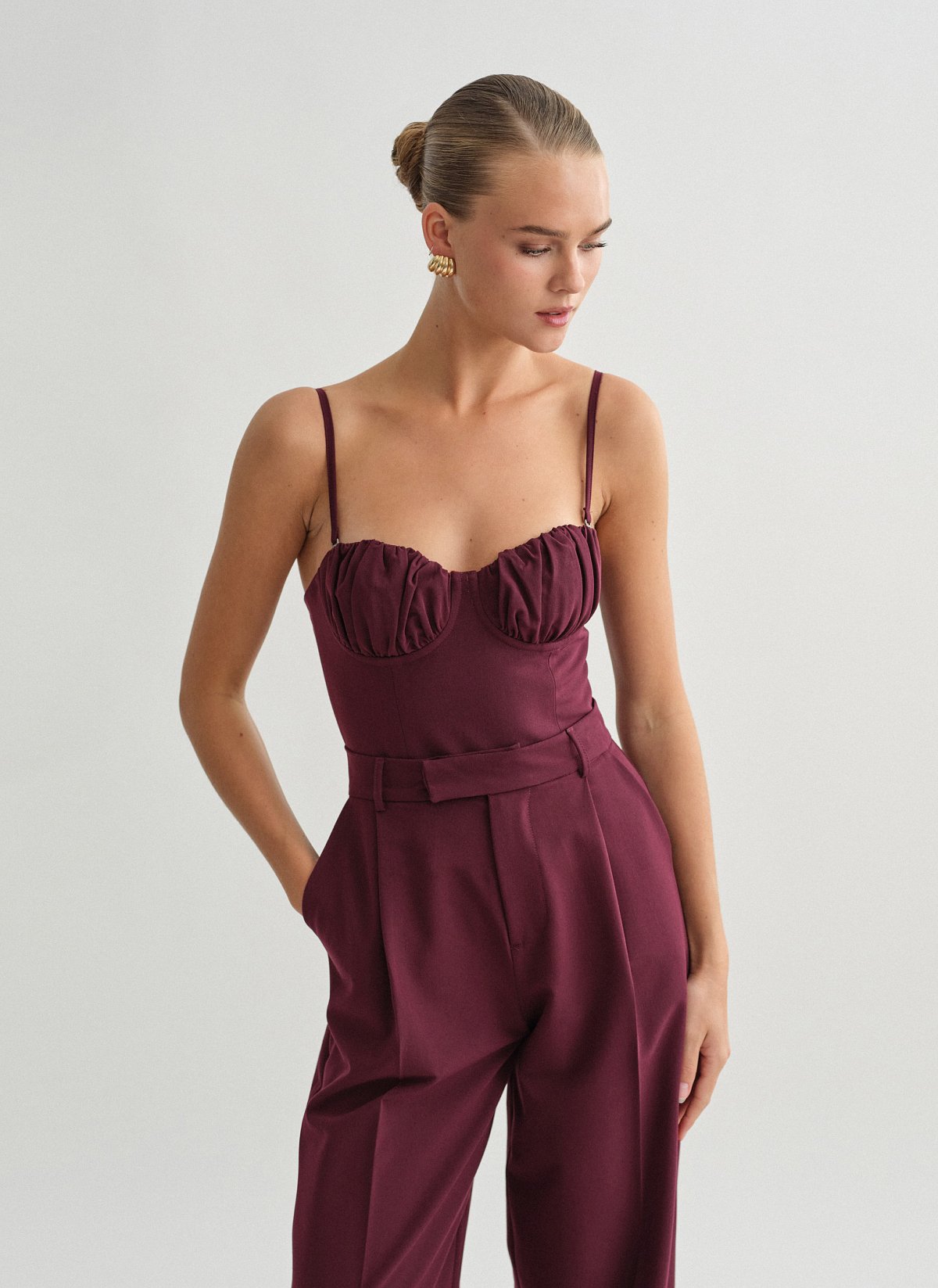 Υφασμάτινο κορσέ τοπ με λεπτομέρεια σούρες